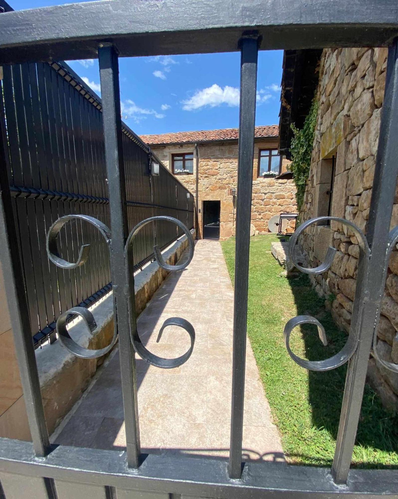 Casa Parejas La Casa De Quintanilla 1 Pensionat Quintanilla las Torres Eksteriør billede